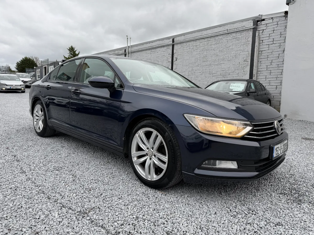 2015 (152) Volkswagen Passat Trendline 1.6 TDI 120 - Image 1