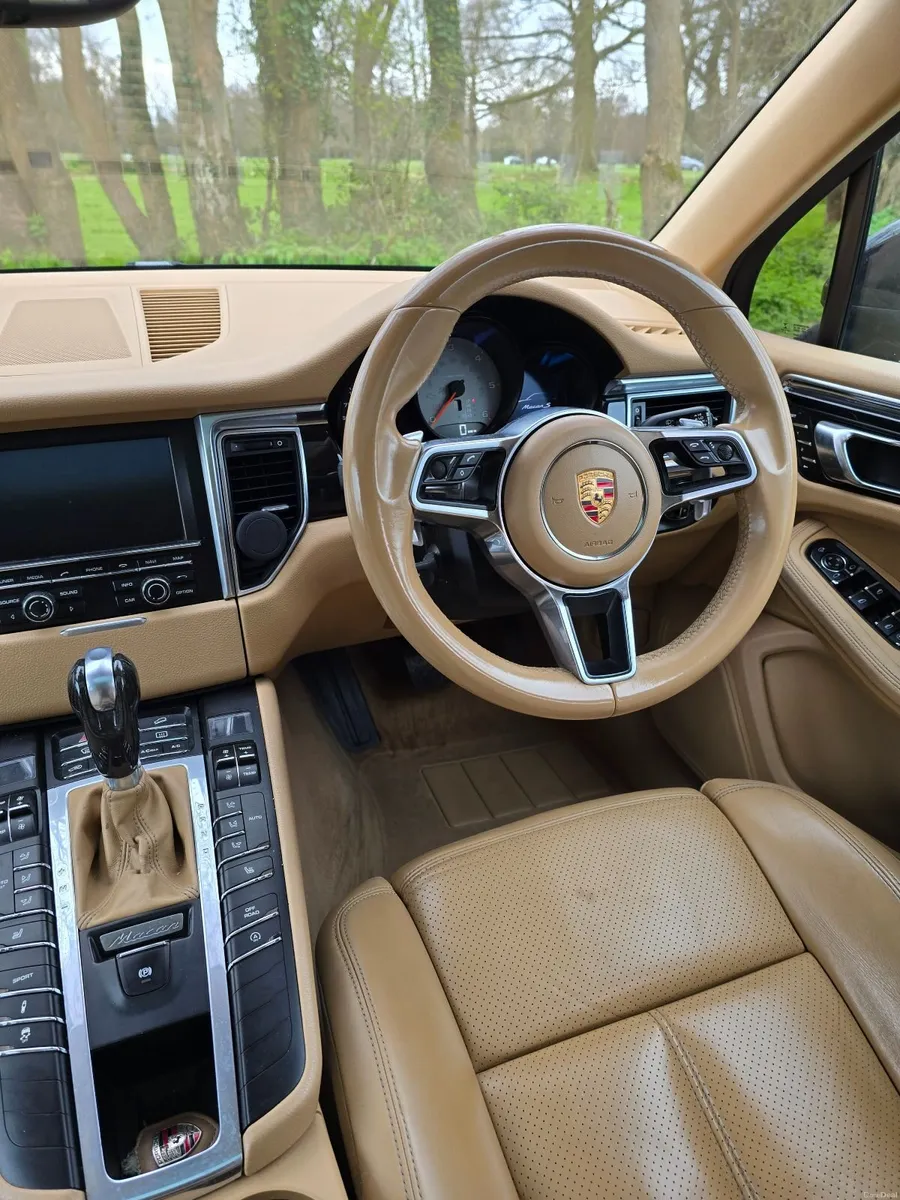 Porsche Macan 2014 - Image 1
