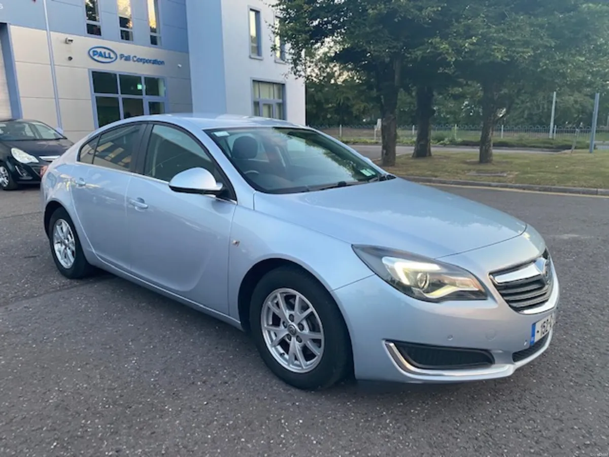 LOW MILEAGE INSIGNIA 2.0 NAV S/S 140 BHP - Image 1