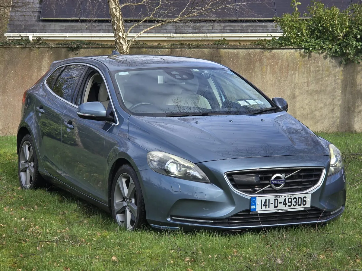 VOLVO V40 NCT 03 27 
Year: 2014
Automatic transmis - Image 4