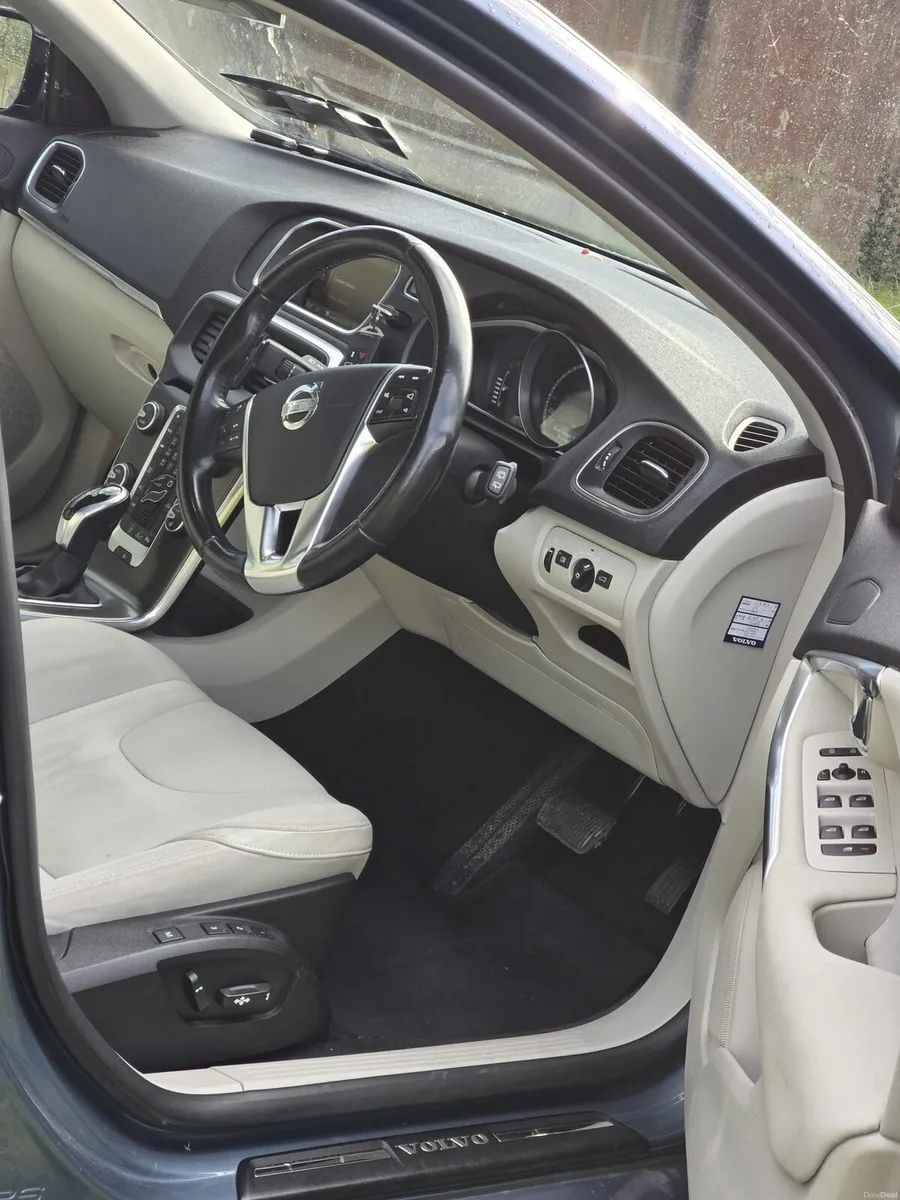 VOLVO V40 NCT 03 27 
Year: 2014
Automatic transmis - Image 2