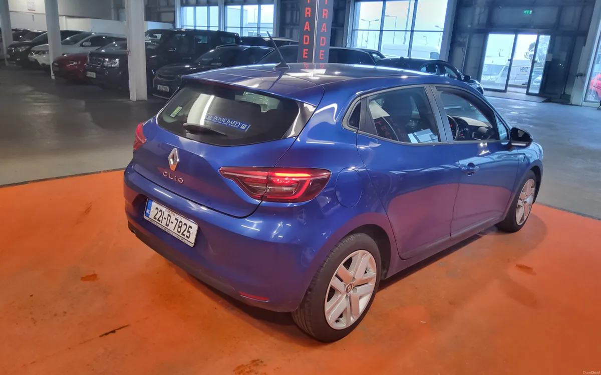 Renault Clio 2022 - Image 4