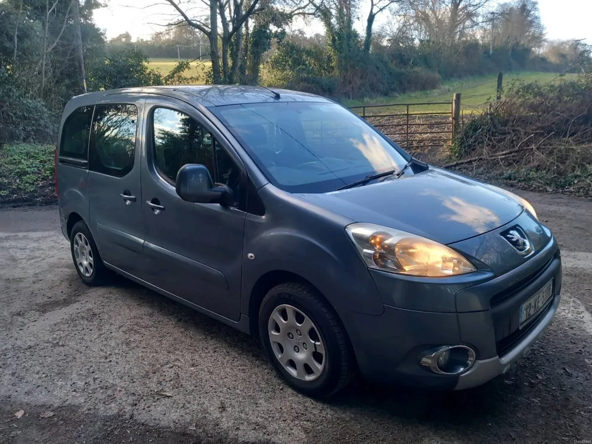 Peugeot Partner. Wheelchair accessible,  Auto - Image 2