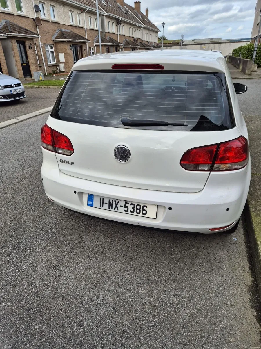 Volkswagen Golf 2011 - Image 2