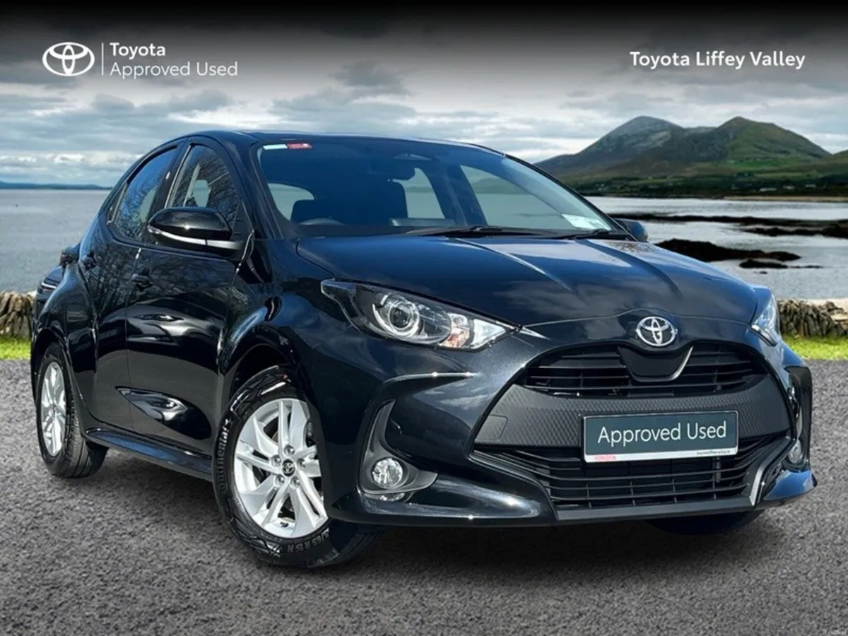 Toyota Yaris YARIS HYBRID 1.5 LUNA - Image 1