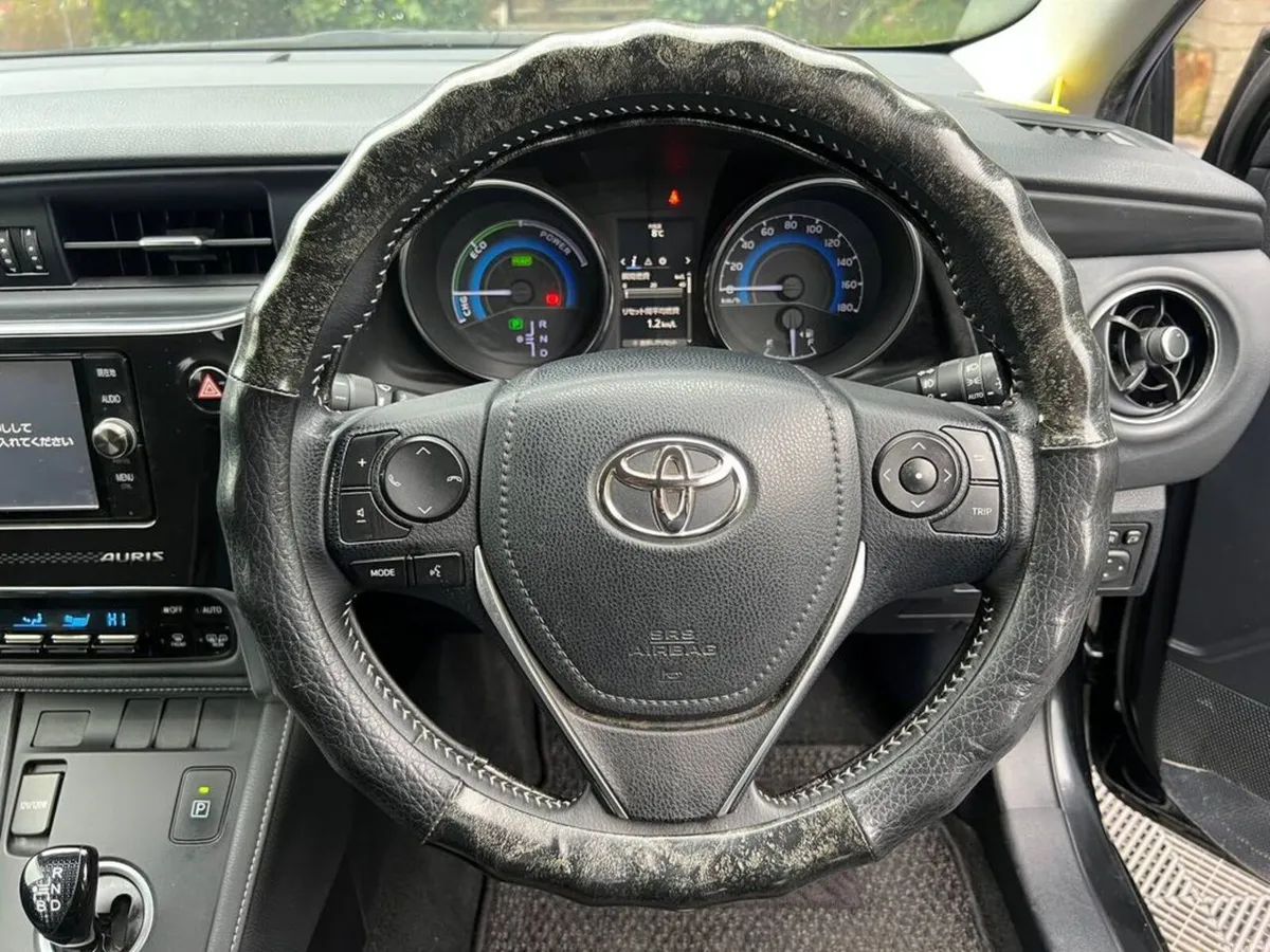 Toyota Auris 1.8 HYBRID AUTO // 16" ALLOYS // HALF - Image 4