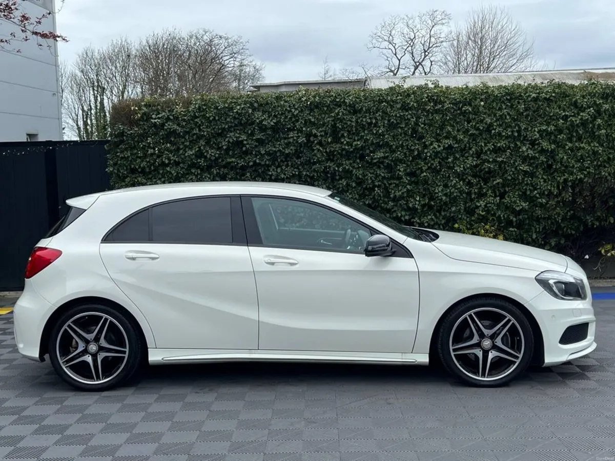 Mercedes-Benz A-Class A180 AMG-LINE 1.6 AUTO // RE - Image 2