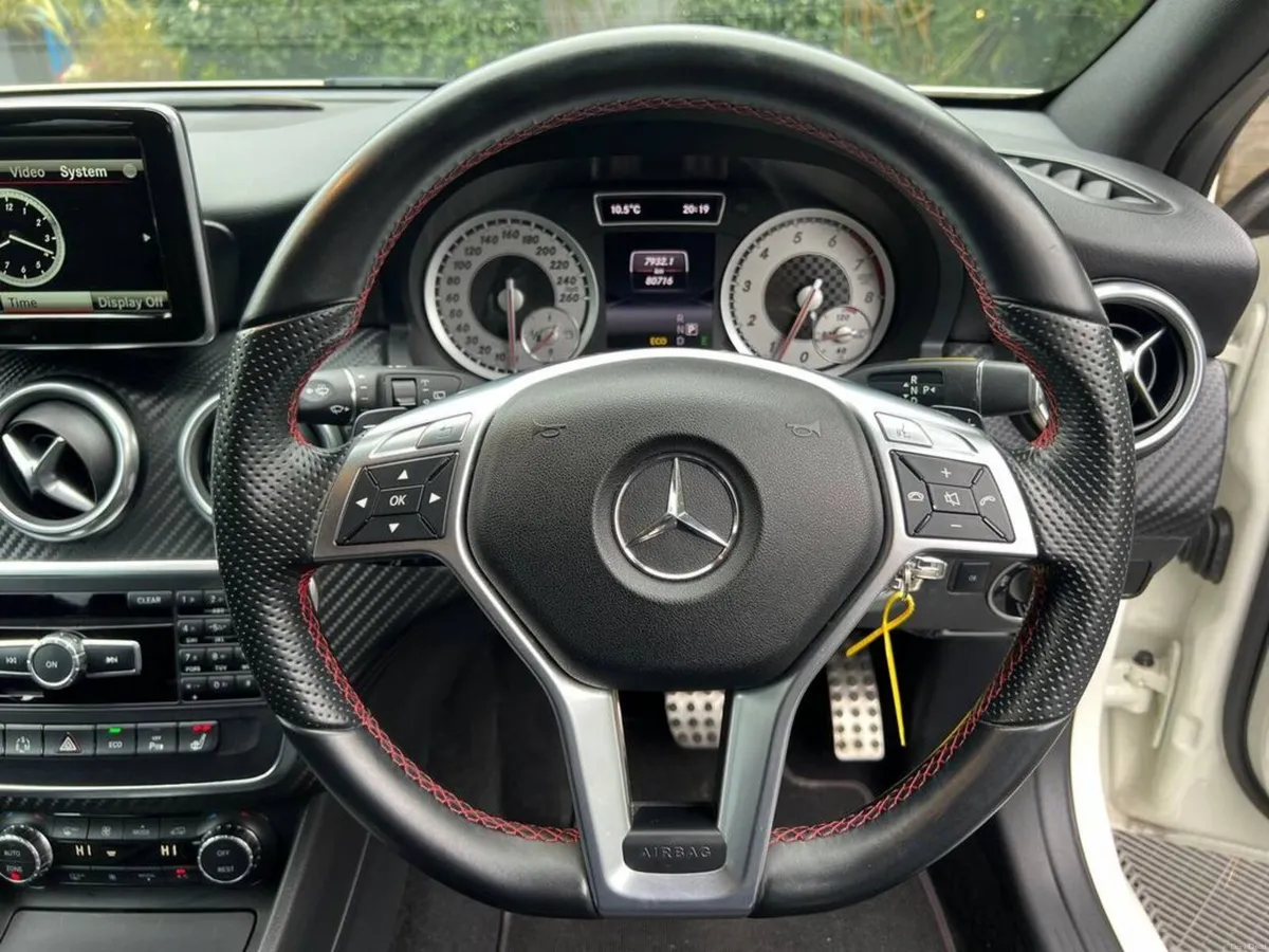 Mercedes-Benz A-Class A180 AMG-LINE 1.6 AUTO // RE - Image 4