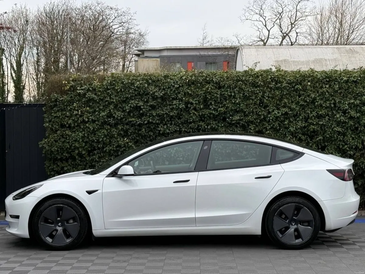 Tesla Model 3 DUAL MOTOR LONG RANGE // PAN ROOF // - Image 4