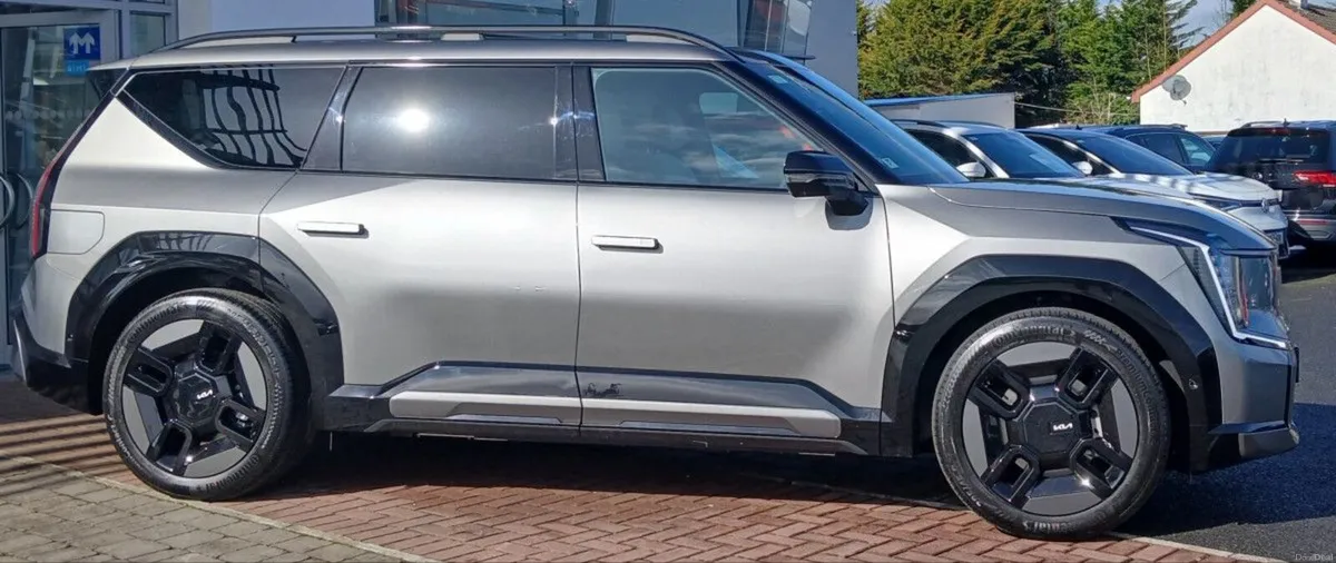 Kia EV9 GT-Line **6 SEATER, DUAL SUNROOF, 360 SURR - Image 2