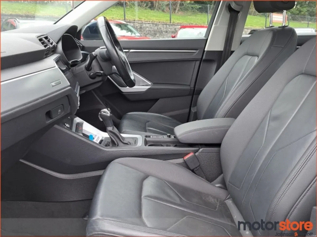 Audi Q3 35 TFSI 150HP S Tronic SE - Image 3