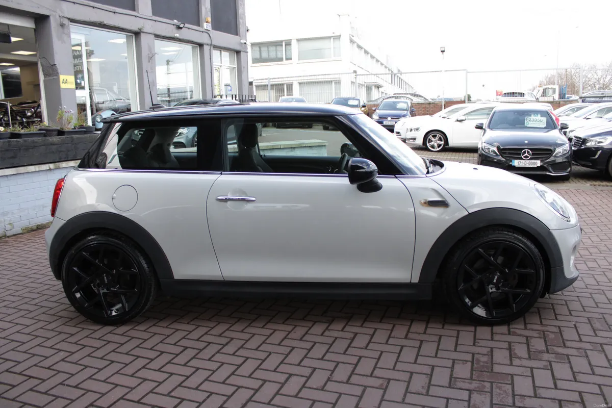 2019 MINI COOPER 1.5D HATCHBACK 3DR AUTO - Image 3