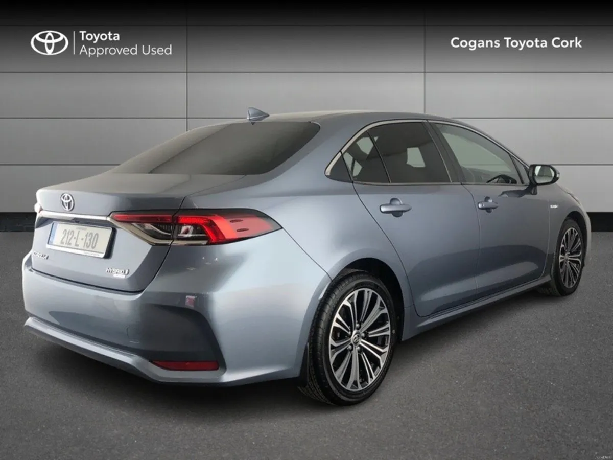 Toyota Corolla COROLLA HYBRID LUNA SPORT - Image 2