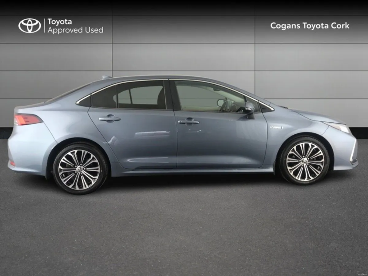 Toyota Corolla COROLLA HYBRID LUNA SPORT - Image 3
