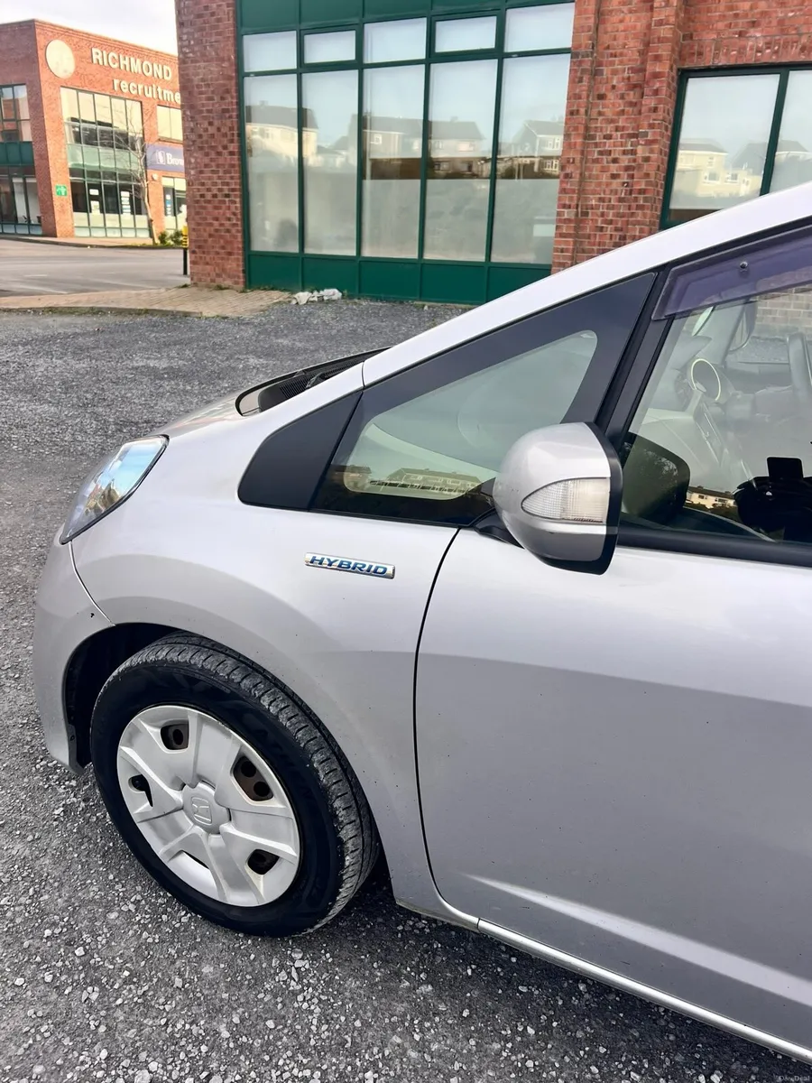 2013 Honda Fit Hybrid Automatic Car - Image 4