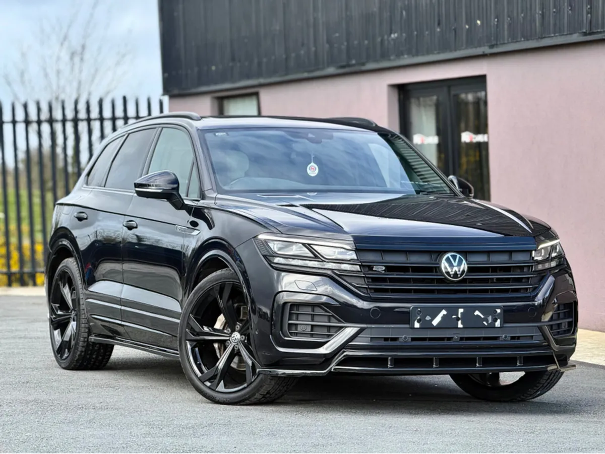 Volkswagen Touareg V6 BLACK EDITION R-LINE SUNROOF - Image 1