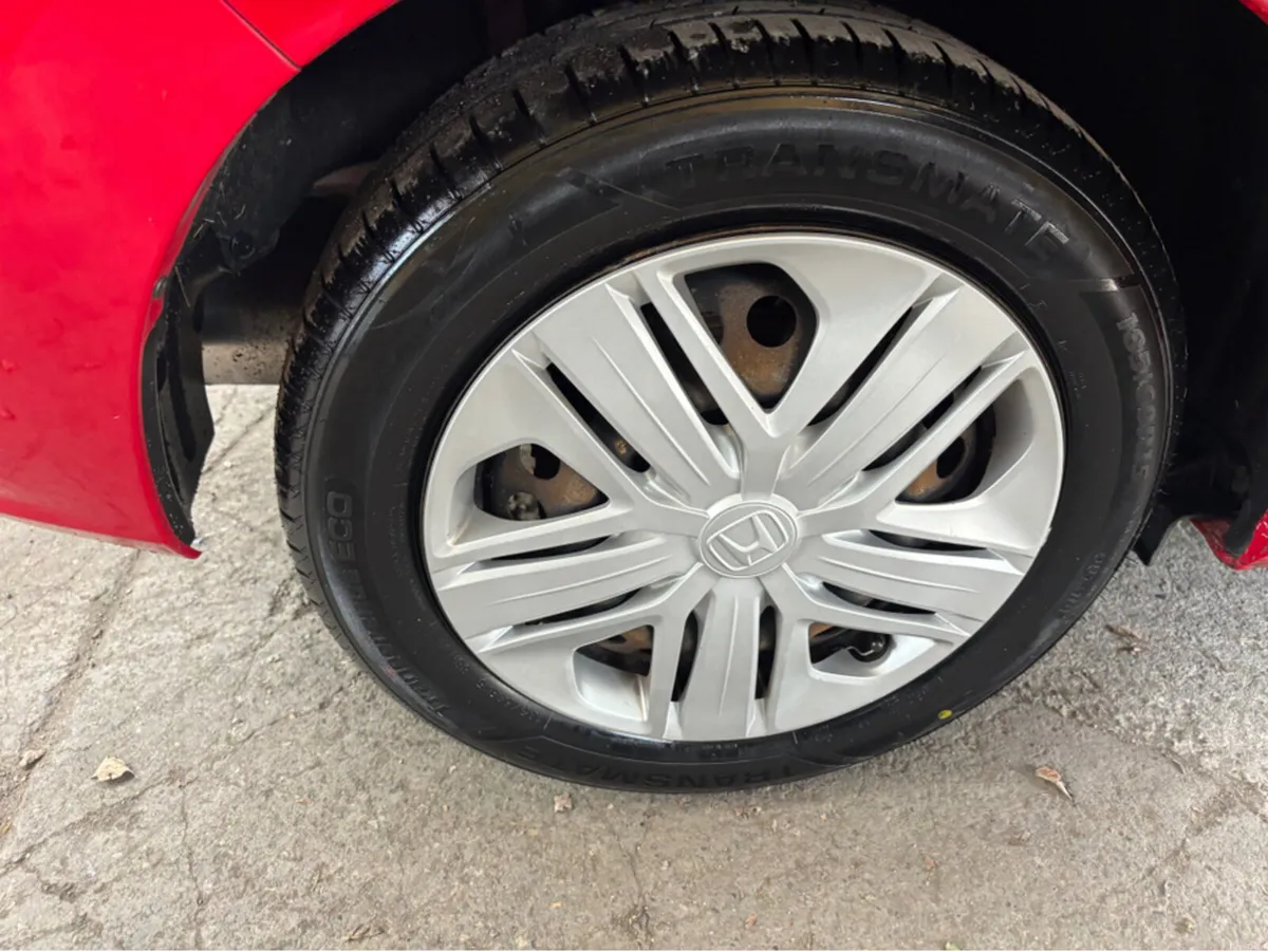 Honda Jazz 1.3 I VTEC SE 5DR - Image 2