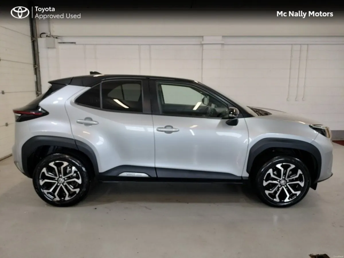 Toyota Yaris Cross LUNA SPORT LOW KMS 1 FREE SERVI - Image 3