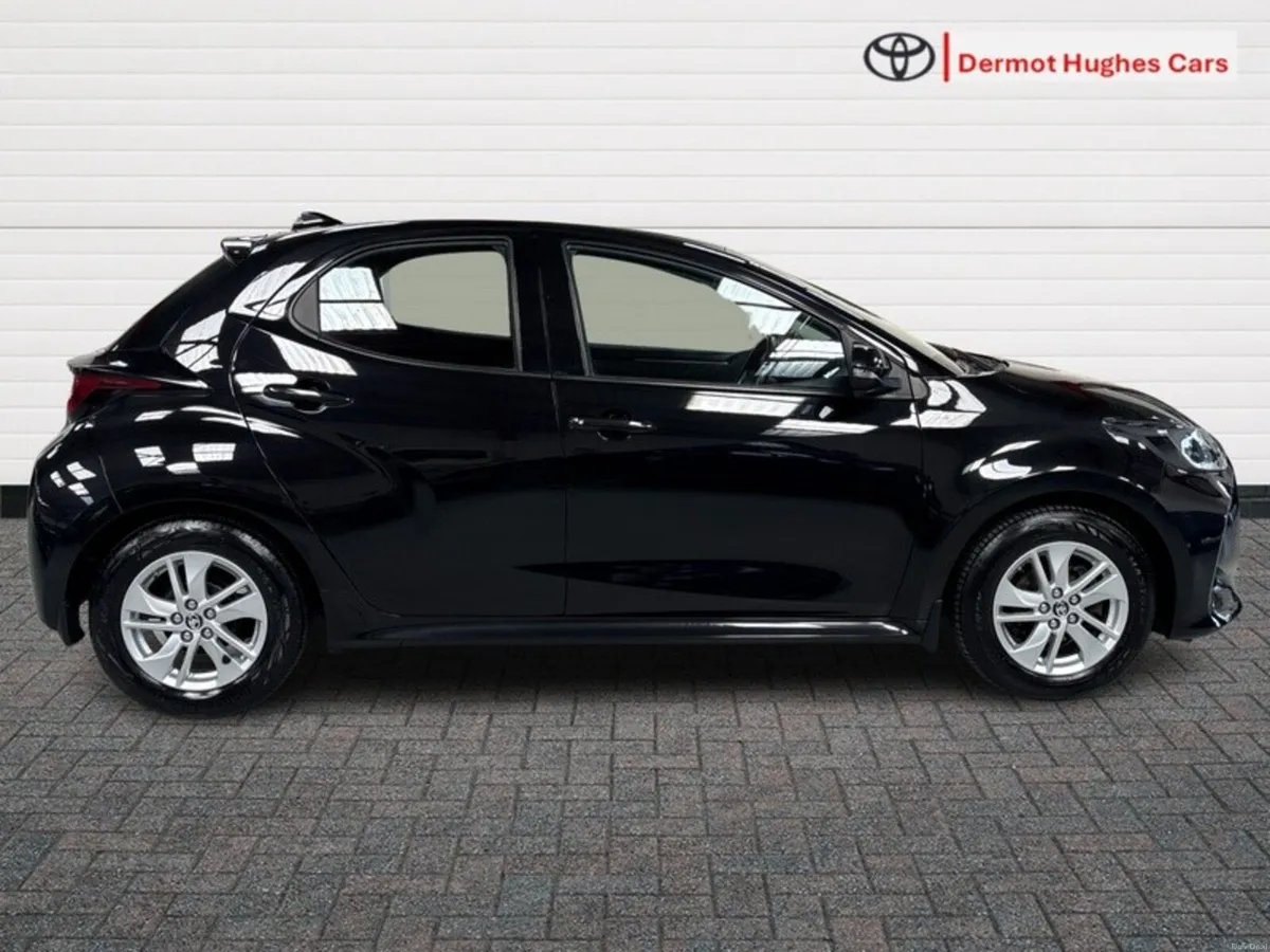 Toyota Yaris 1.0 LUNA MANUAL - Image 3