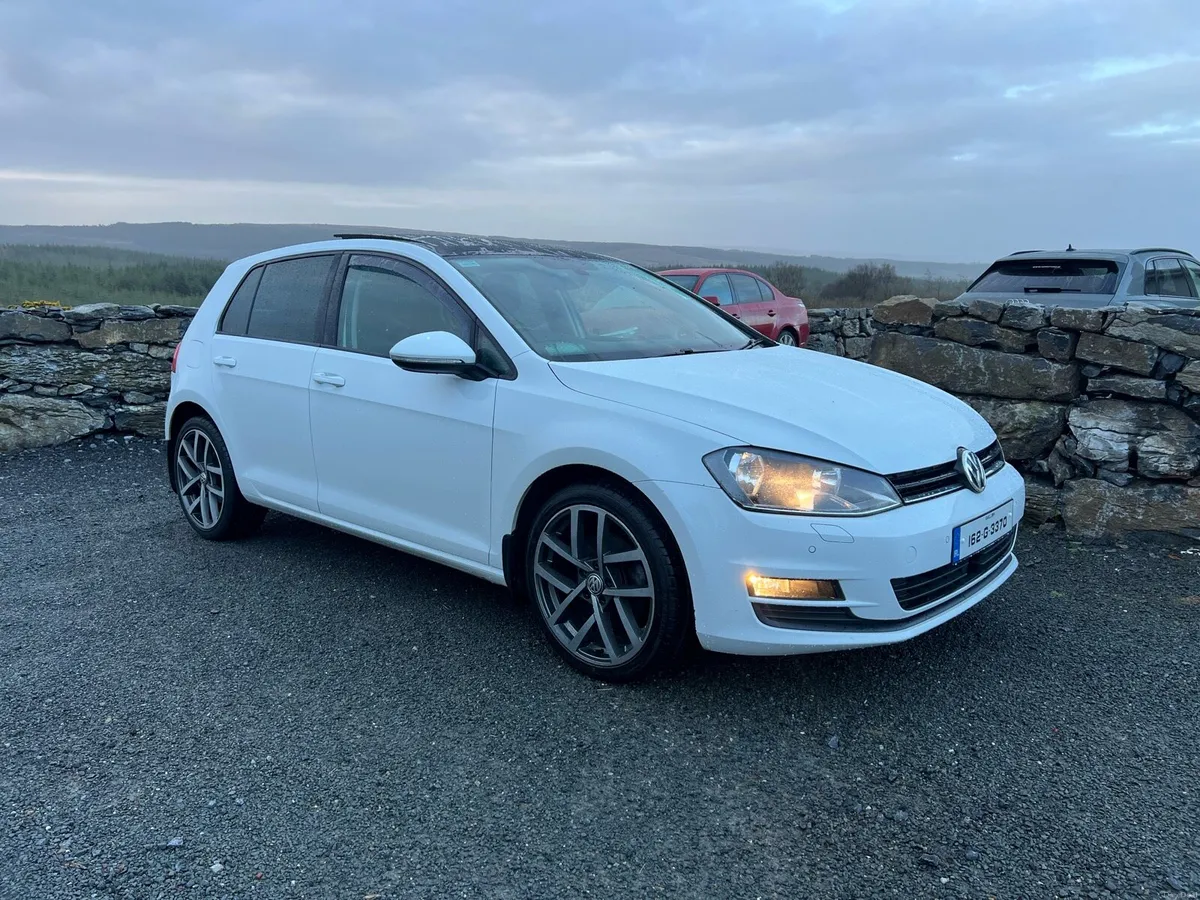 Volkswagen Golf Match edition (sunroof) - Image 1