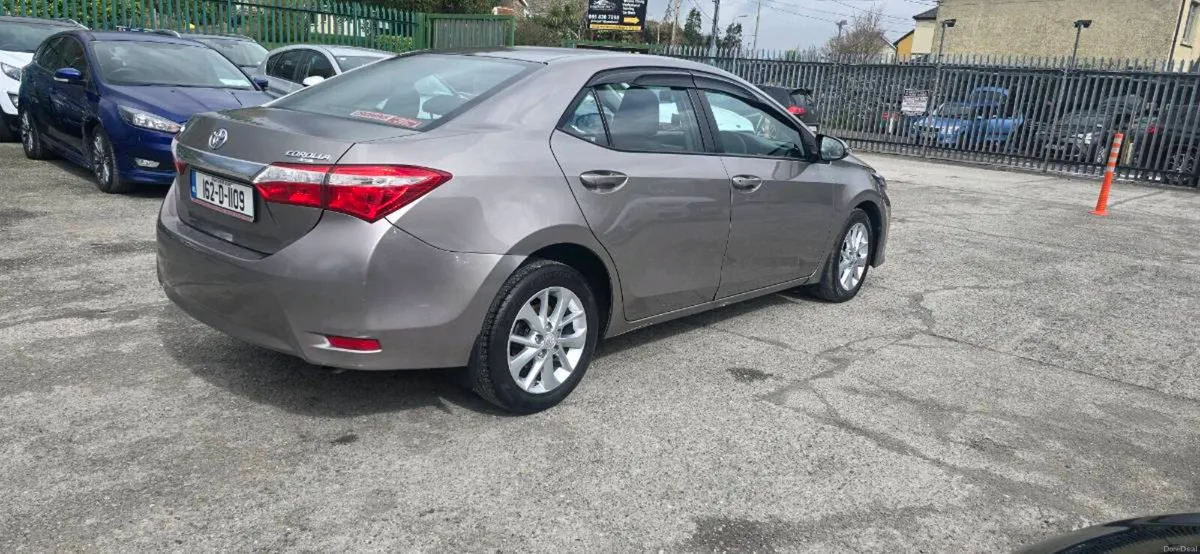 Toyota corolla - Image 3