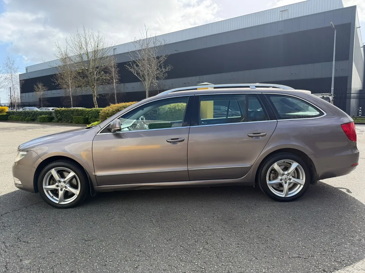 Skoda Superb 2.0 TDI Touring High Spec - Image 4