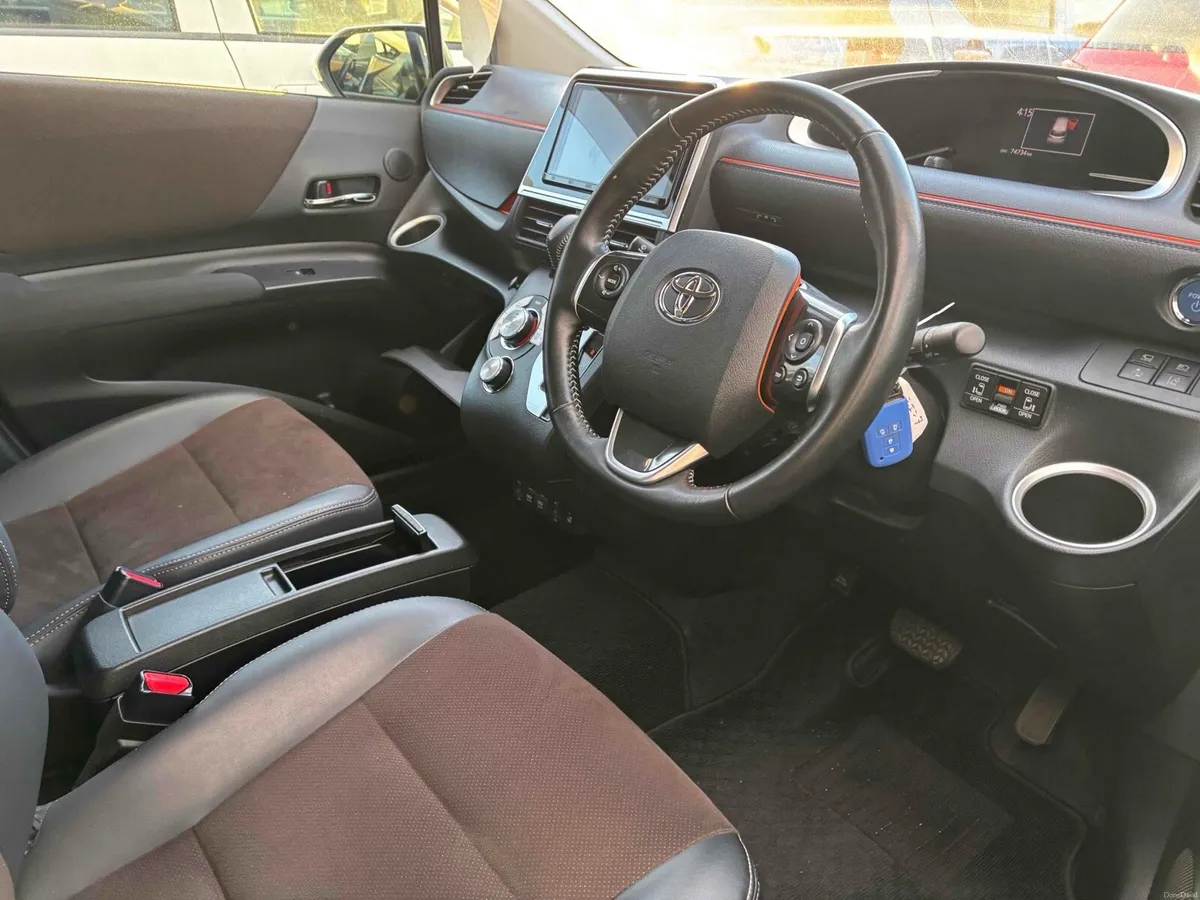 Sienta 7 Seater Hybird Luxury Tech Performance in - Image 4