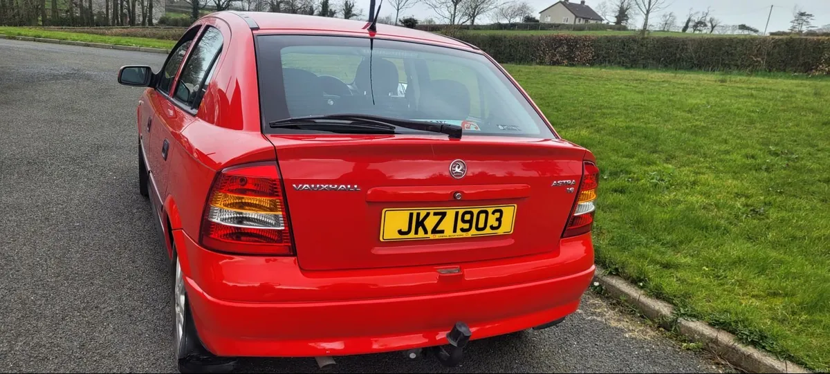 Vauxhall Astra SXI 2002 - Image 2