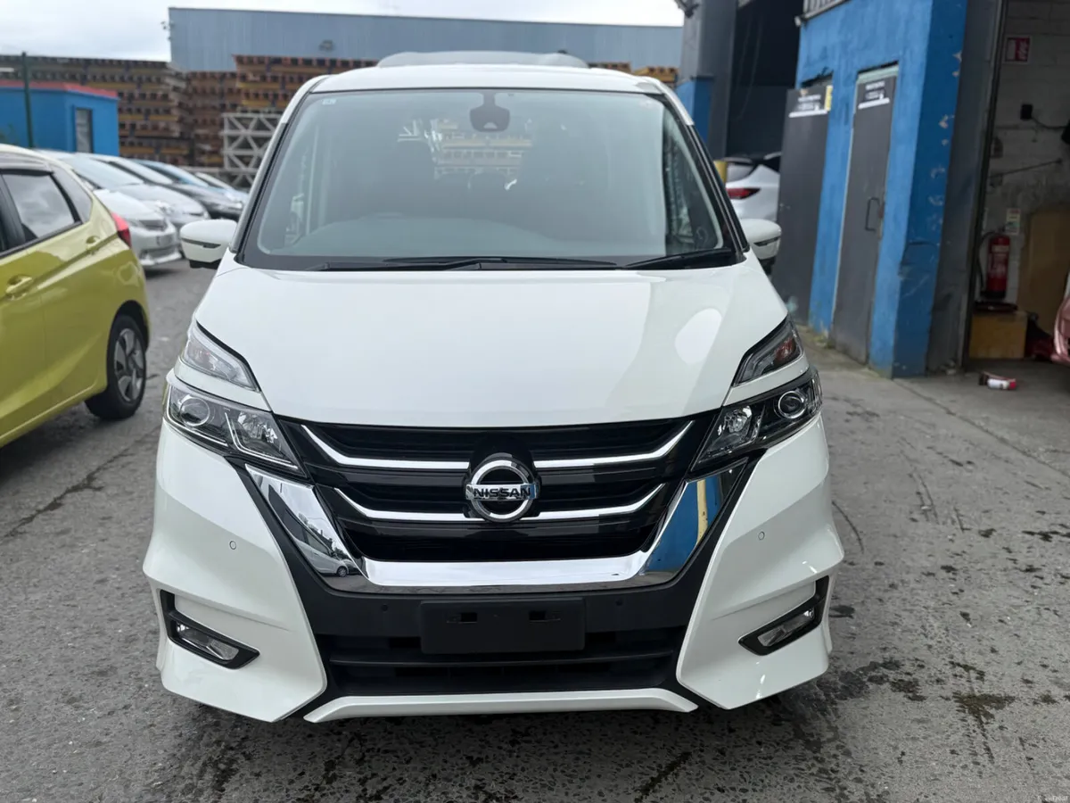 2018 Nissan Serena /Hybrid / Highway Start 8 seats - Image 2