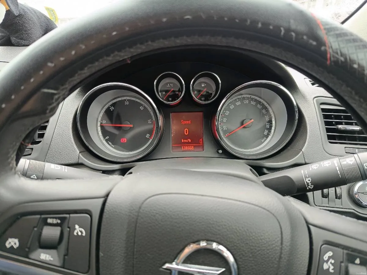 Opel Insignia 2010 2.0 Diesel (138669 km) - Image 2