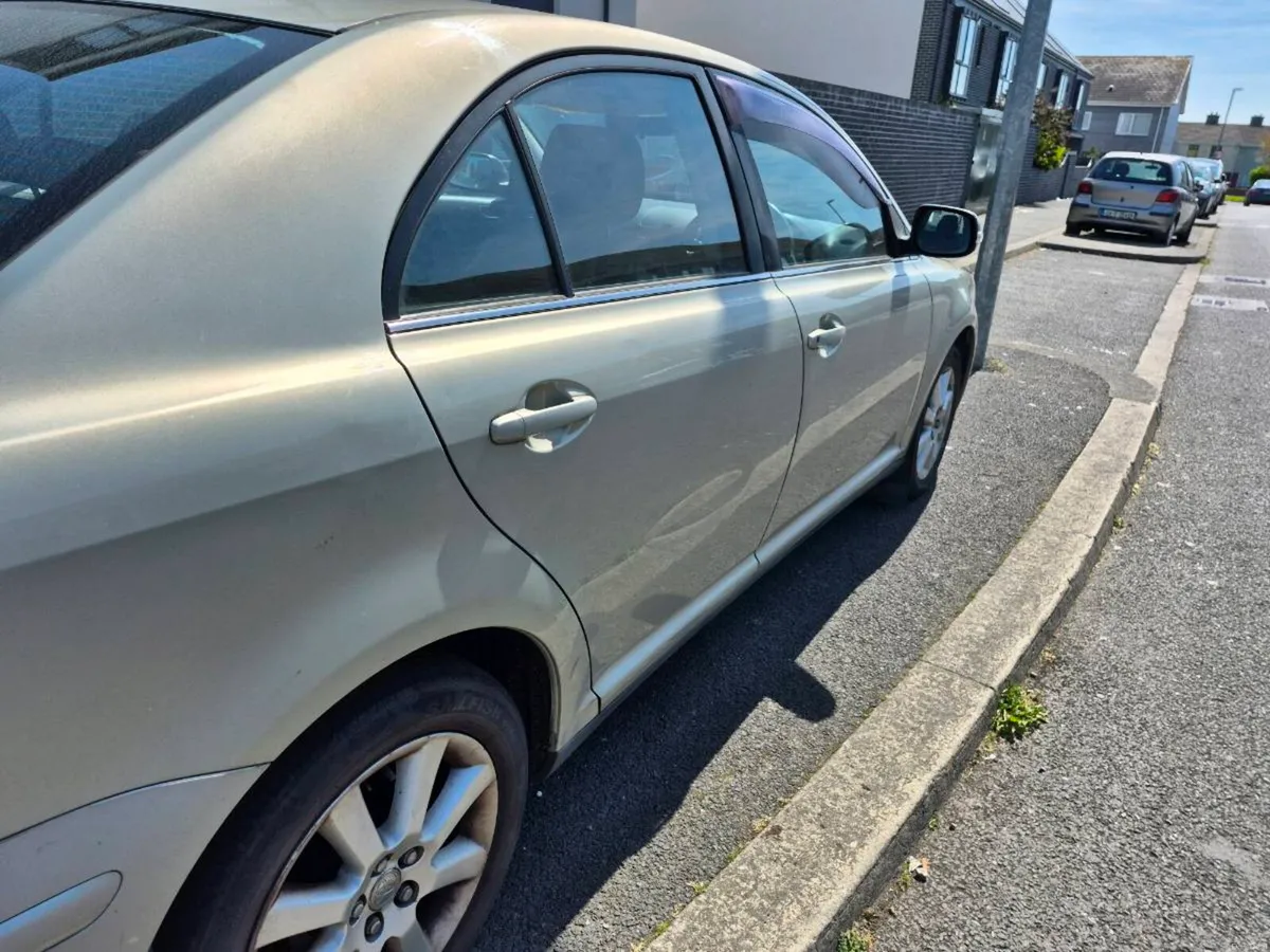 Toyota Avensis - Image 4