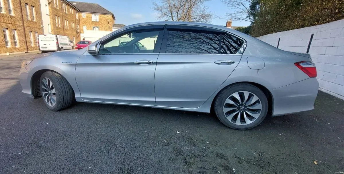 Car - Image 4