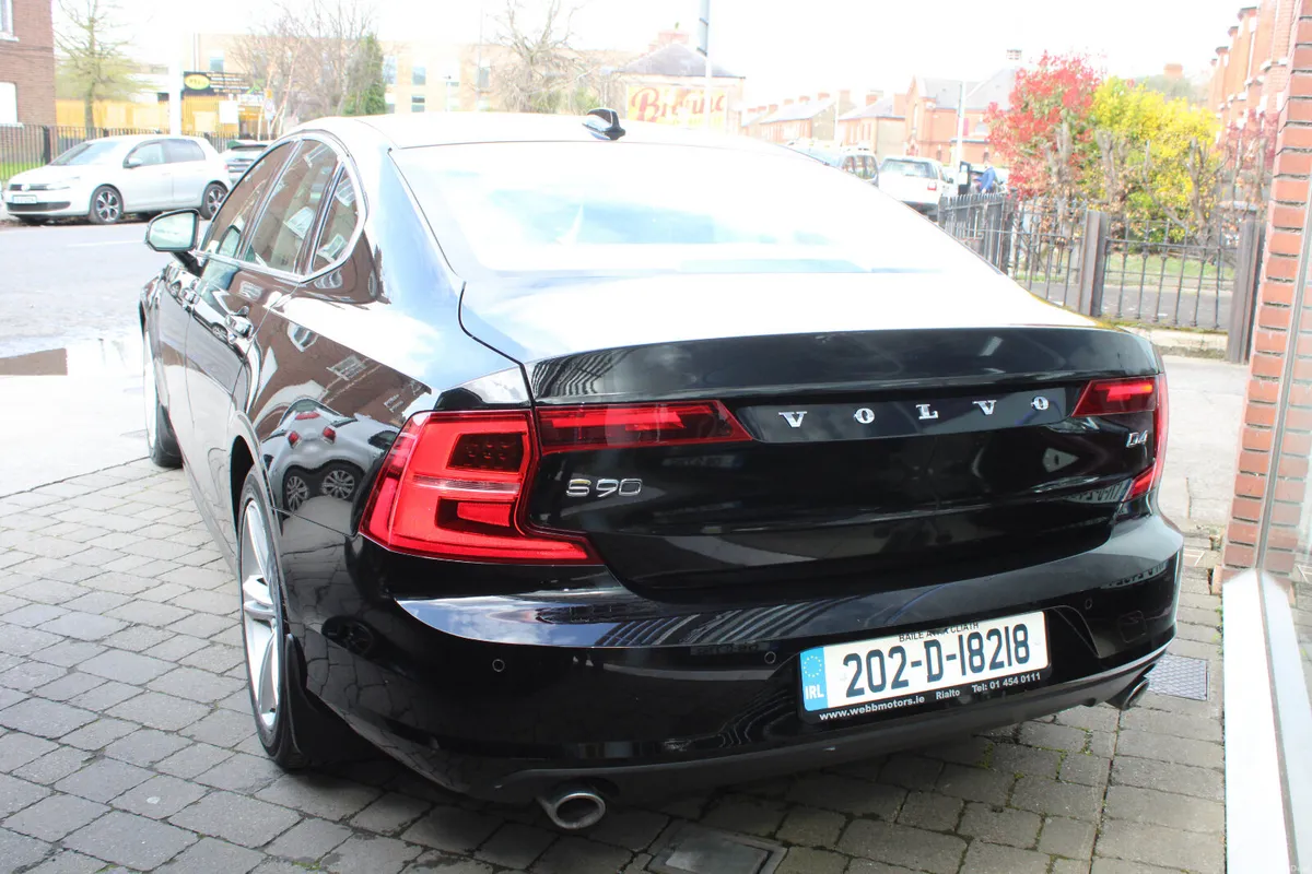 Volvo S90 2020 MOMENTUM 190 BHP - Image 4