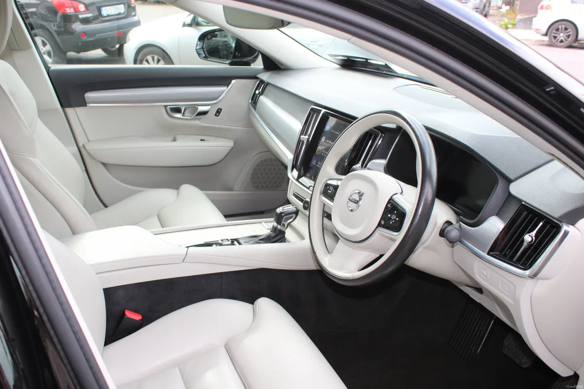 S90 - 2.0L - AUTO - MOMENTUM - NEW 2028 NCT - Image 6