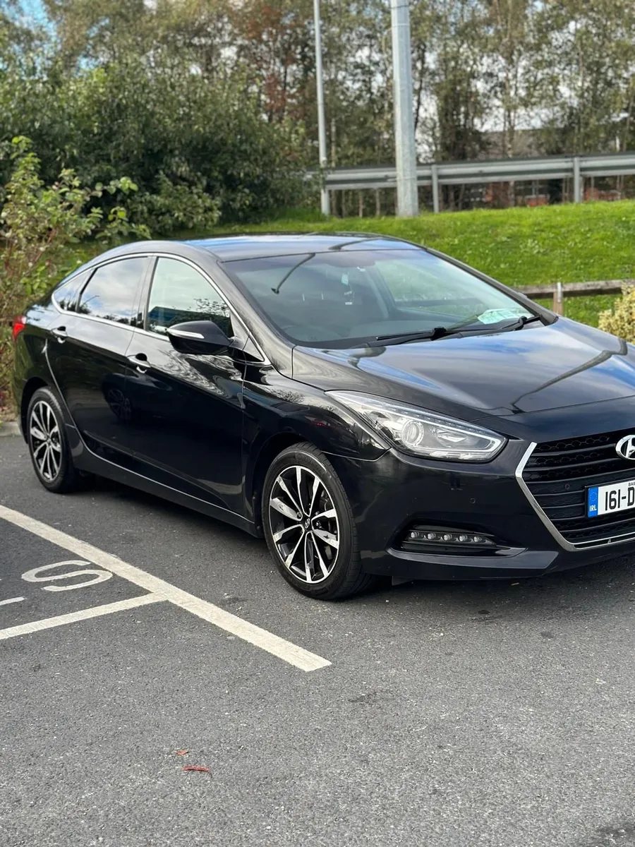 Hyundai i40 Automatic 2016 with heated seats - Image 3