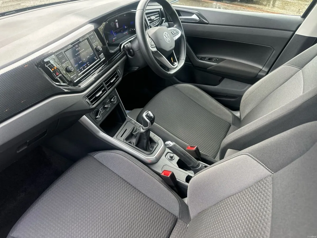 Volkswagen Polo LIFE 1.0TSI 95HP MANUAL - Image 3