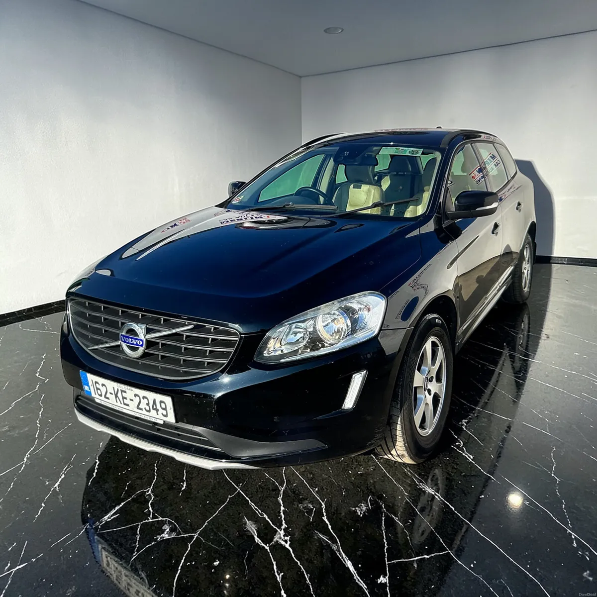 2016 Volvo XC60 D3 (150hp) FWD ES - Image 3