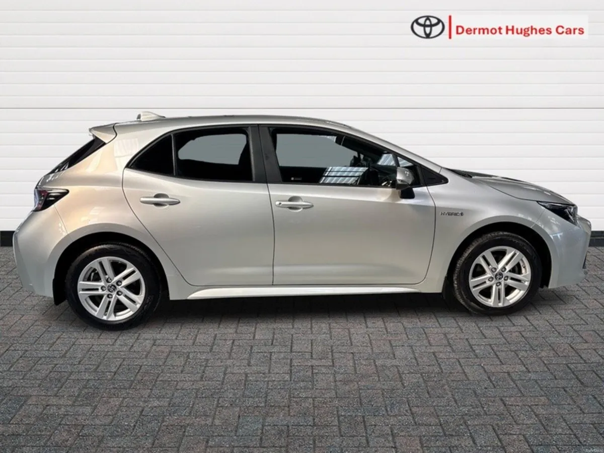 Toyota Corolla HYBRID LUNA H/B 4DR AUTO - Image 3