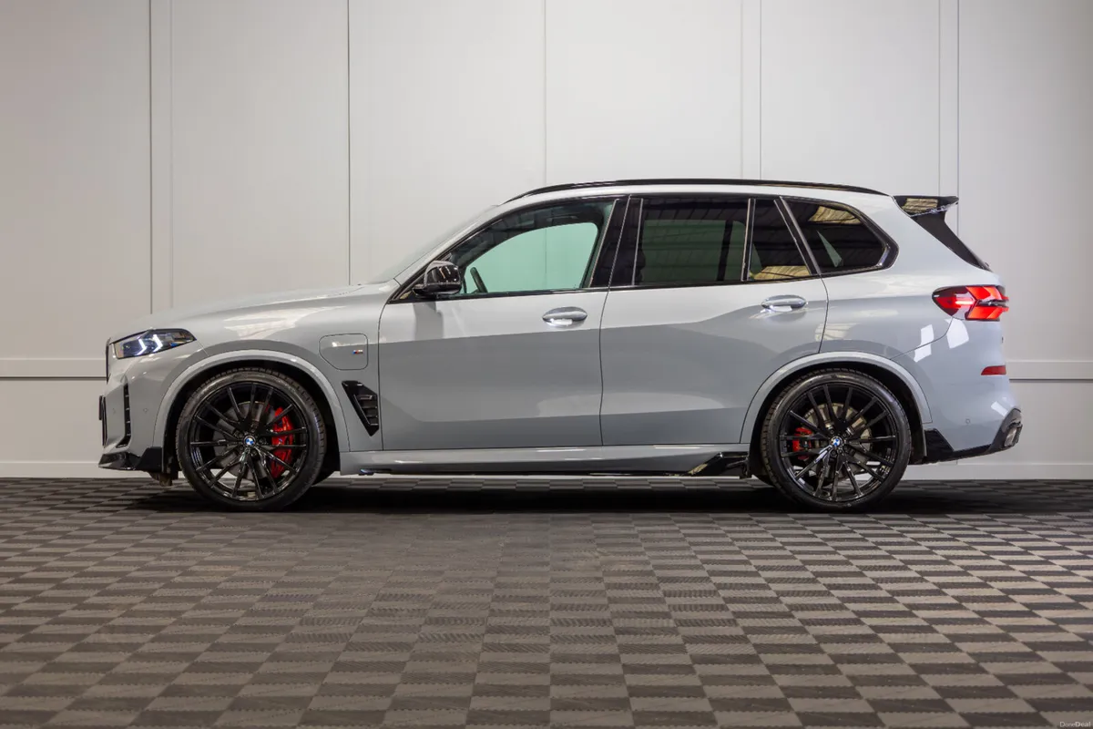 2024 BMW X5 X-Drive 50e M-Sport - Image 3