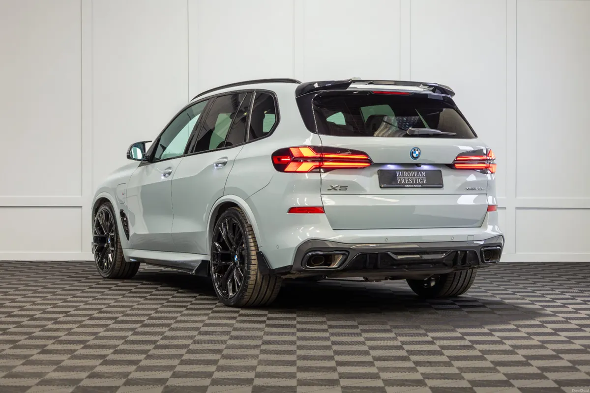 2024 BMW X5 X-Drive 50e M-Sport - Image 4