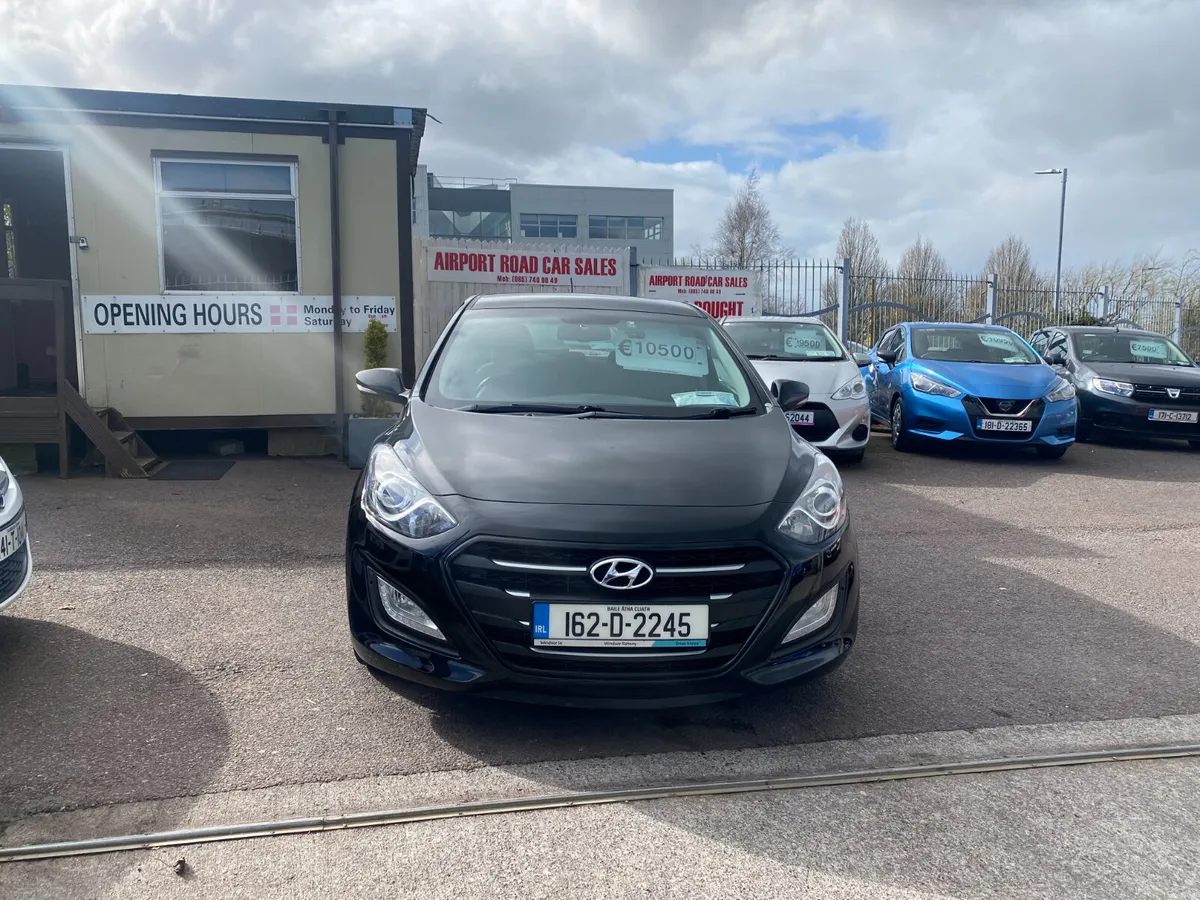Hyundai i30 2016 ONLY 87KLMS - Image 2