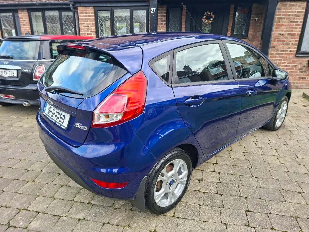 FORD FIESTA 1.0L 5DR PETROL 2016 very clean car - Image 3