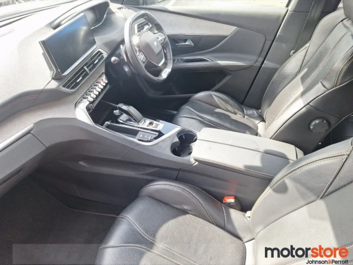 Peugeot 3008 HYBRID2 PHEV 225bhp GT Black Pack - Image 3