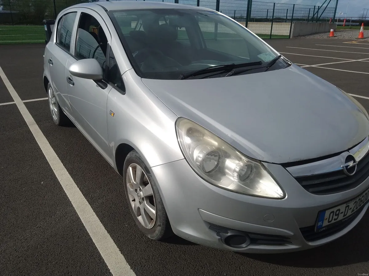 09 CORSA 1 LITRE NEW NCT TO 28/10/2026 - Image 1