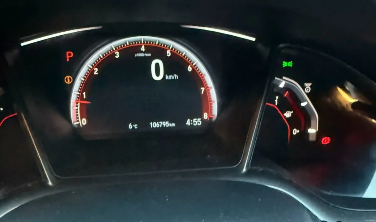 Honda Civic Prestige 2018 - Image 2