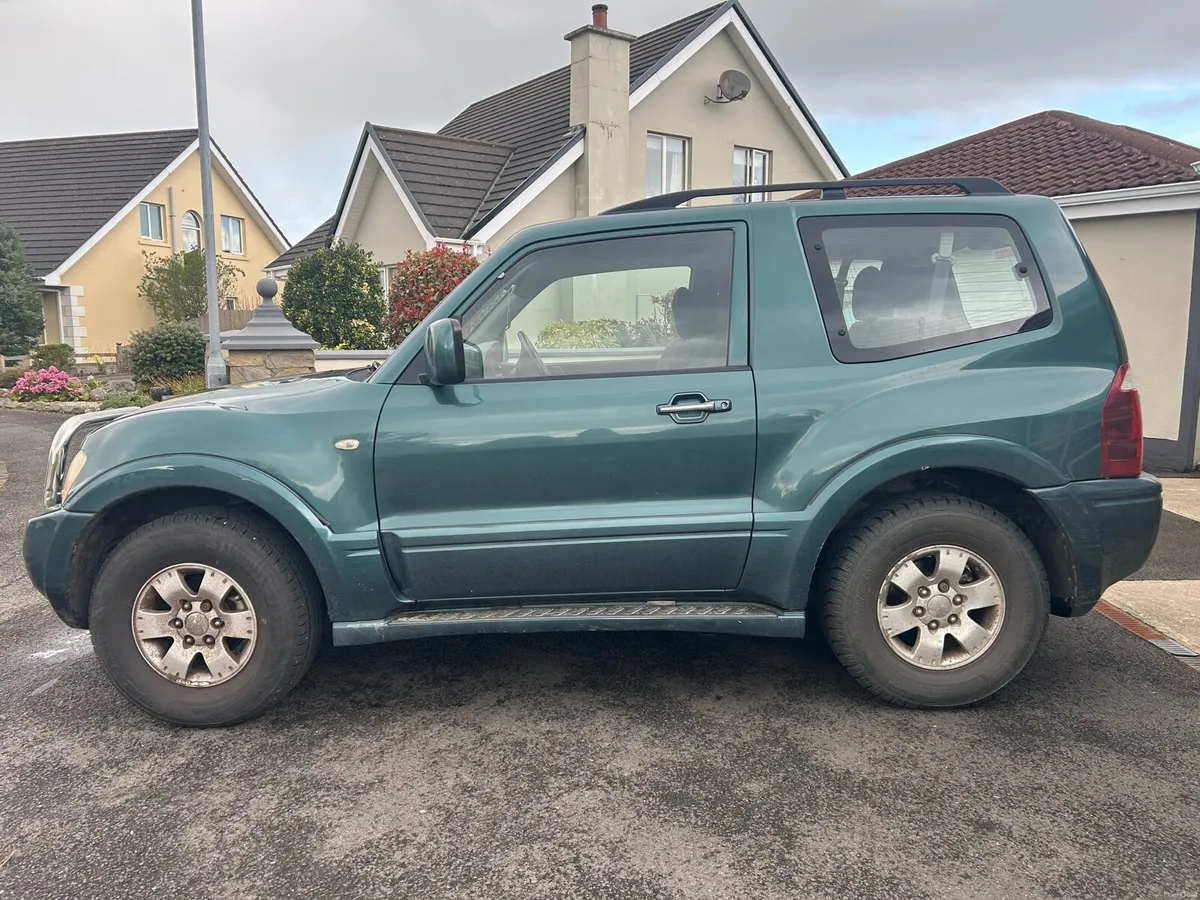 For sale Mitsubishi Pajero - Image 4