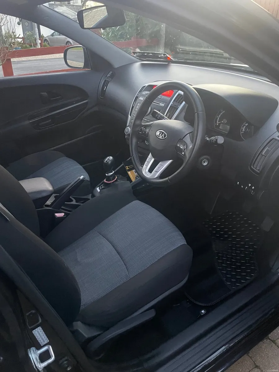 Kia Ceed 2012 - Image 4