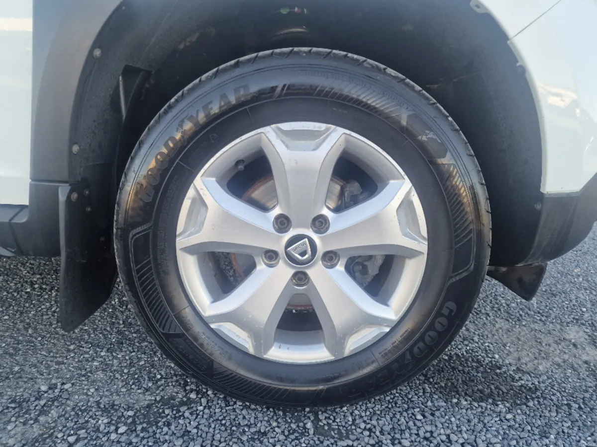 Dacia Duster Comfort Blue DCI 115 4WD RE 5D - Image 4