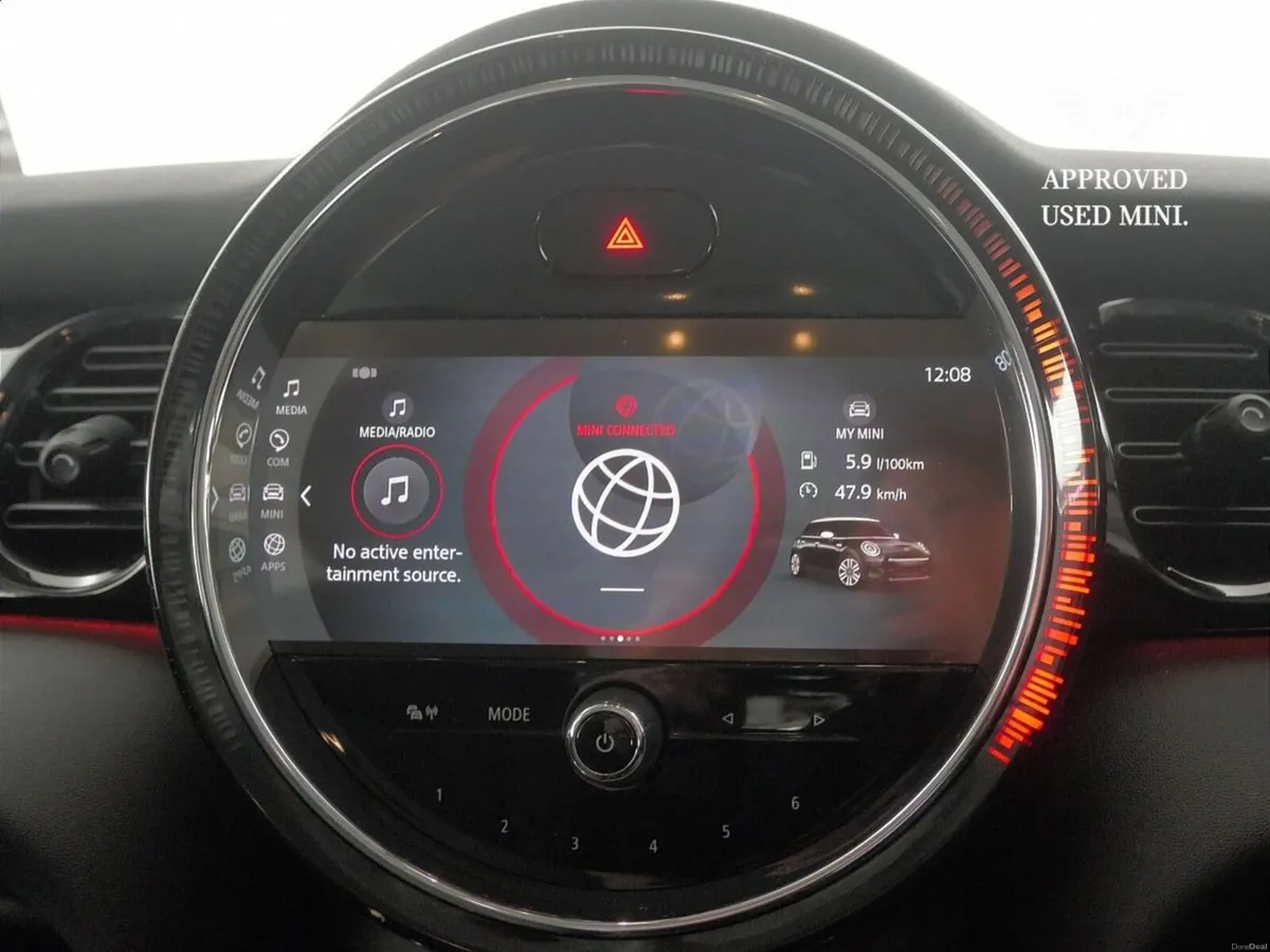 Mini Cooper 5-Door Cooper Classic - Image 4