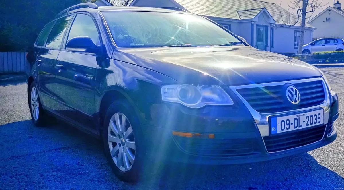 Volkswagen Passat 2009 Diesel - Image 3